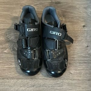 Never worn cycling shoes, all stickers still on